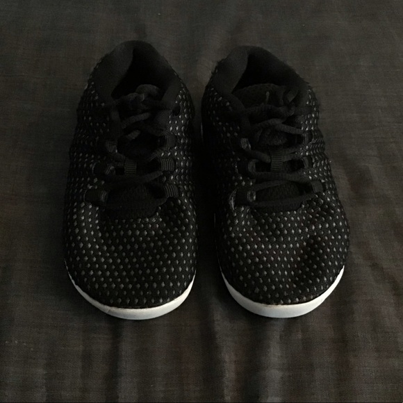 Michael Jordan sneakers - Picture 2 of 6